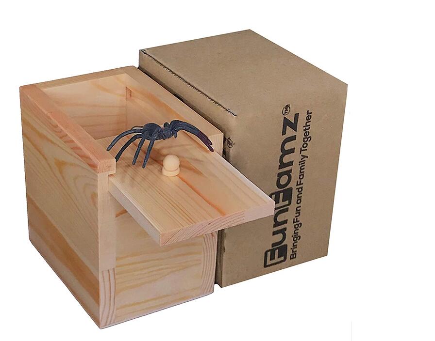 Wooden Spider Prank Box – Scary Surprise Joke Gift for Friends, Family & Office Fun